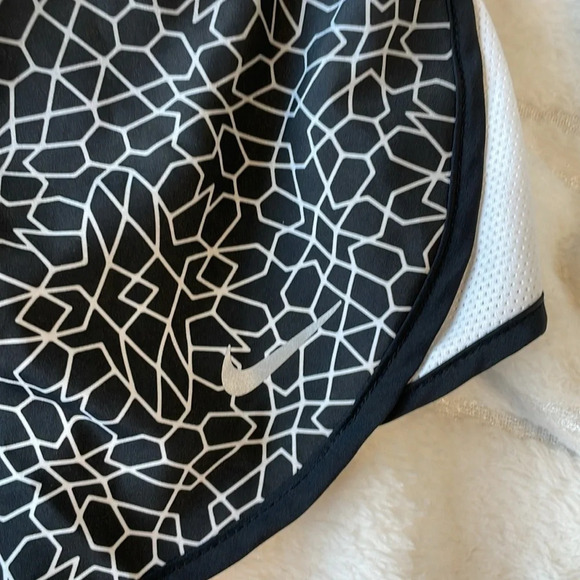 Nike Dri-Fit geometric print running shorts size small - Picture 2 of 8